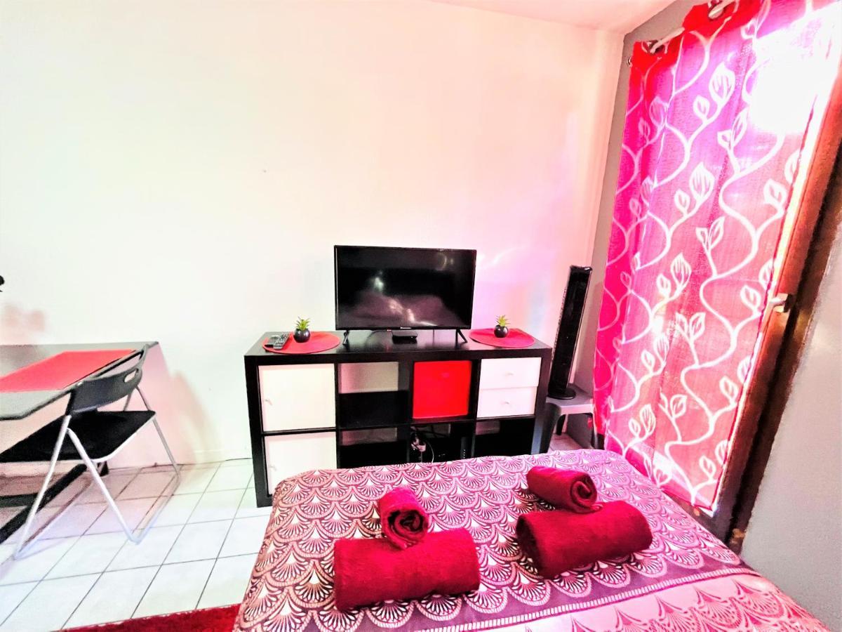 Le Red Escape A 15Min Du Centre Avec Parking Prive Gratuit Daire Annecy Dış mekan fotoğraf